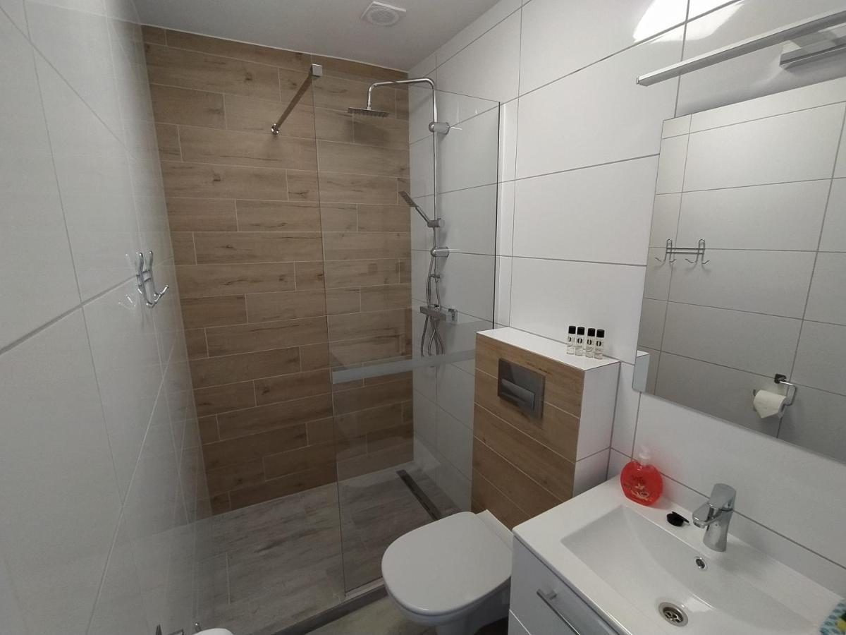 Moris 2 Pokoje Goscinne Łeba Exterior foto