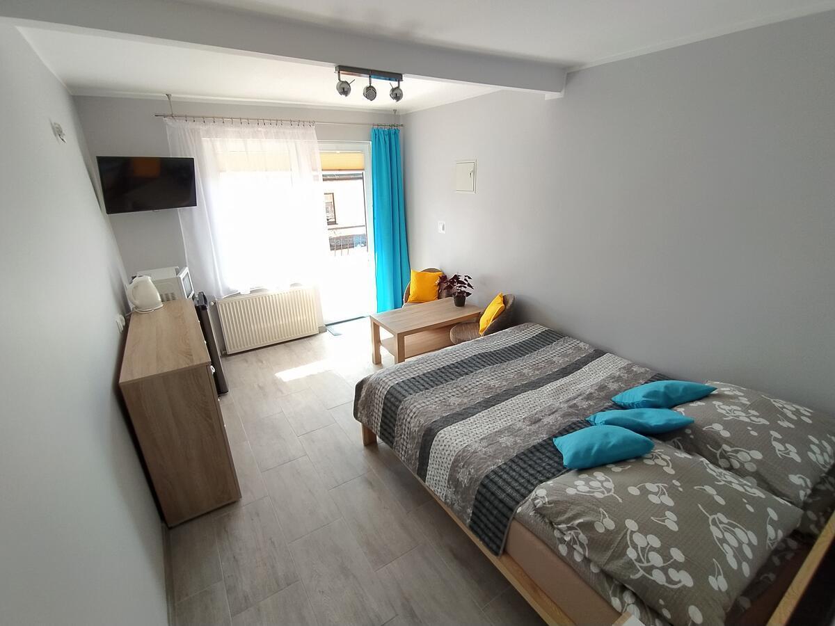 Moris 2 Pokoje Goscinne Łeba Exterior foto