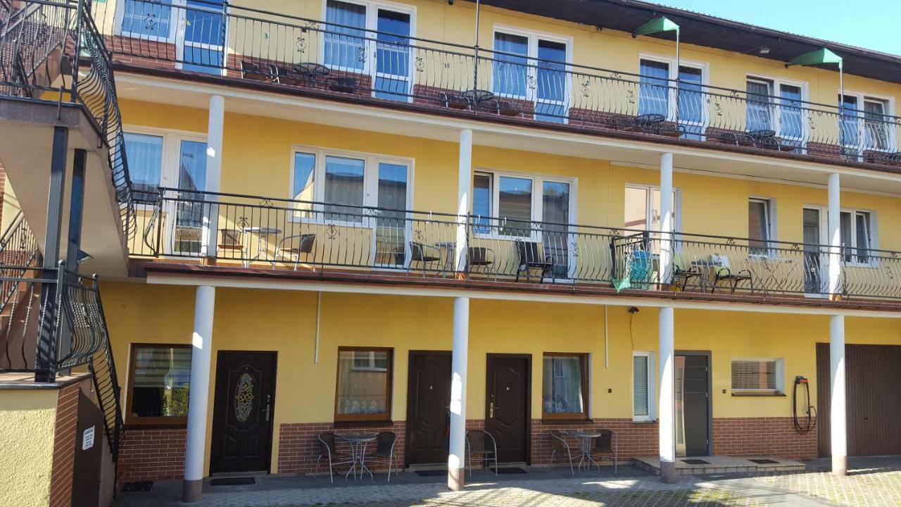 Moris 2 Pokoje Goscinne Łeba Exterior foto